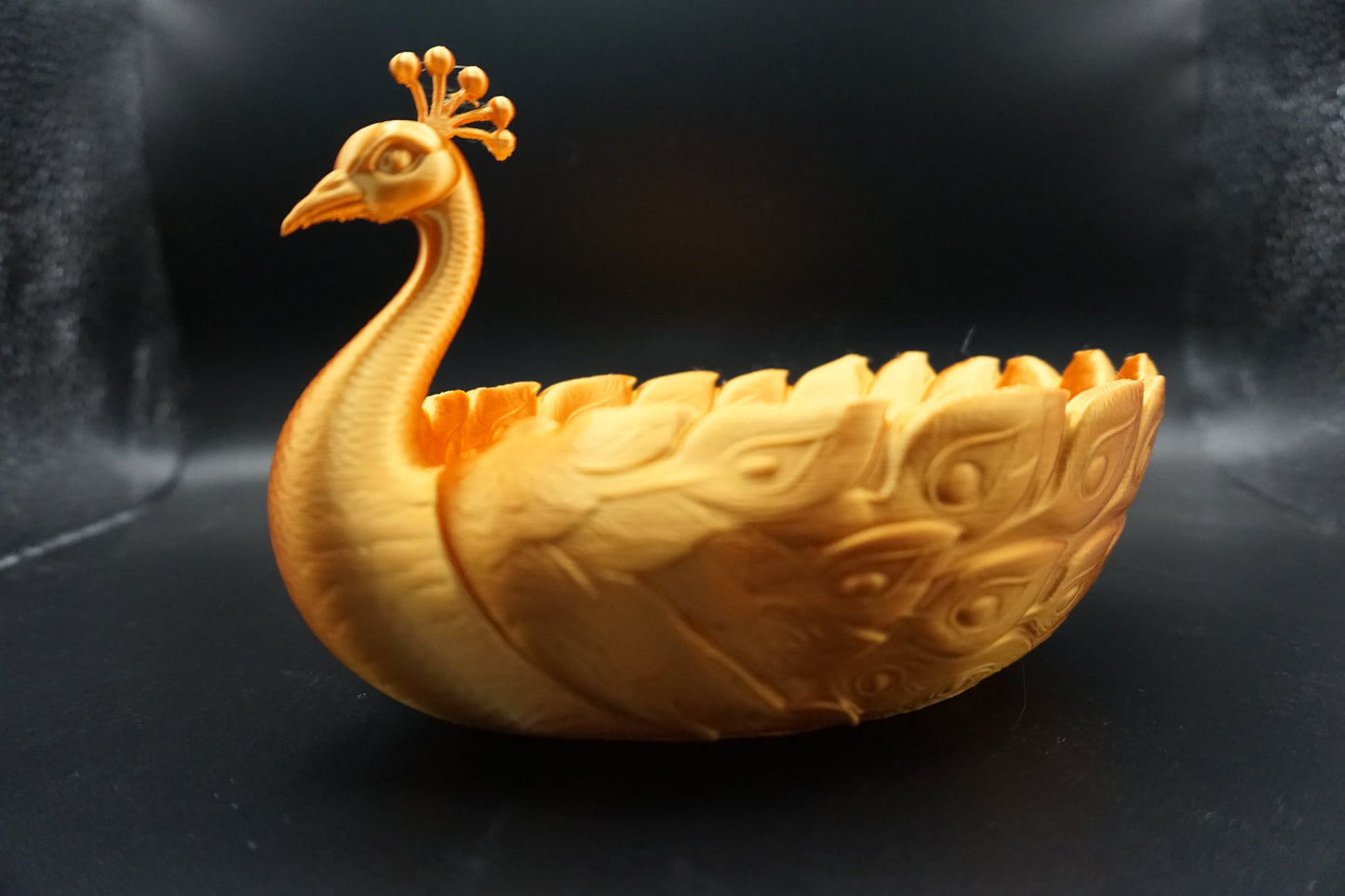 Gold Peacock Trinket Bowl – 3D Printed Silk Jewelry Dish – Elegant Geometric Bird Sculpture
