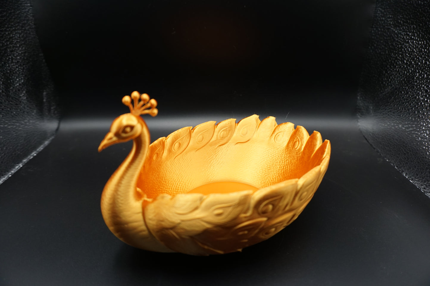 Gold Peacock Trinket Bowl – 3D Printed Silk Jewelry Dish – Elegant Geometric Bird Sculpture