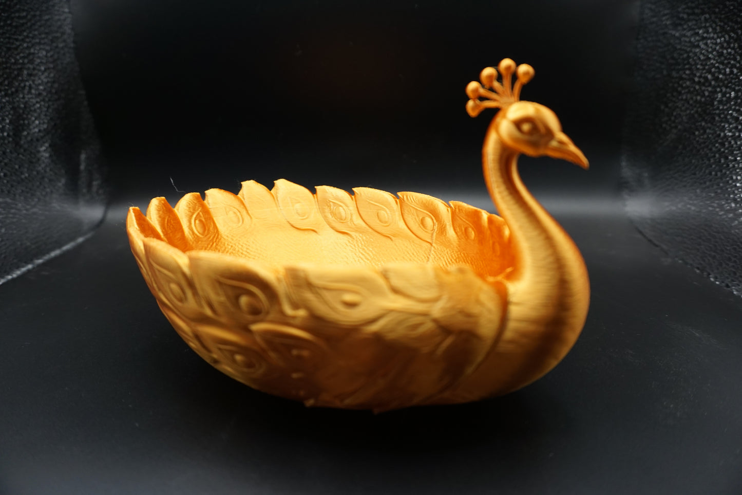 Gold Peacock Trinket Bowl – 3D Printed Silk Jewelry Dish – Elegant Geometric Bird Sculpture
