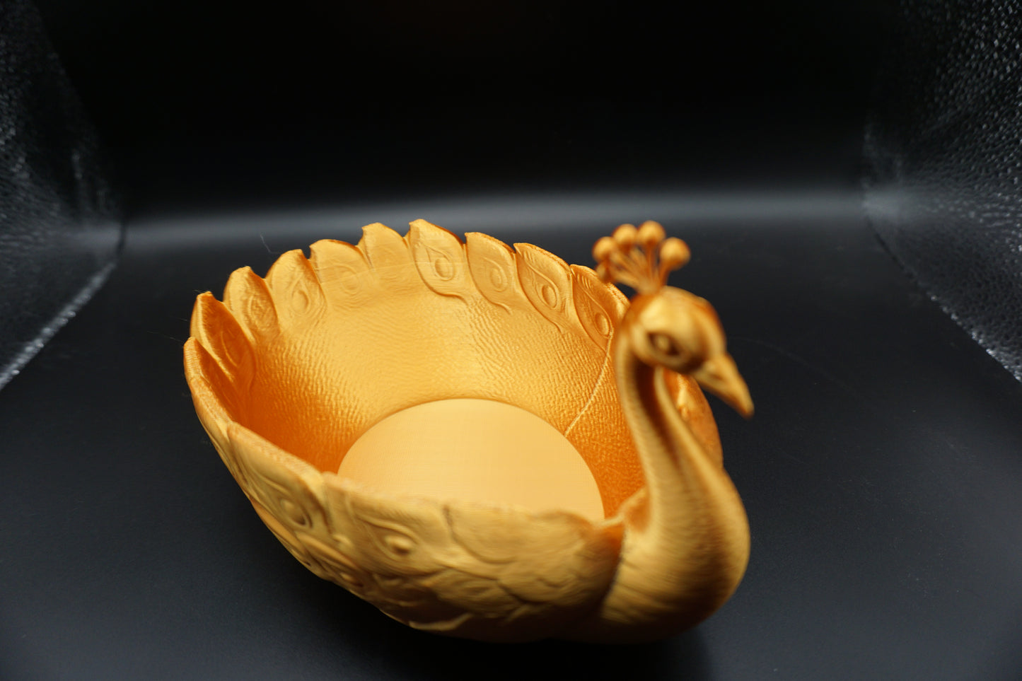 Gold Peacock Trinket Bowl – 3D Printed Silk Jewelry Dish – Elegant Geometric Bird Sculpture